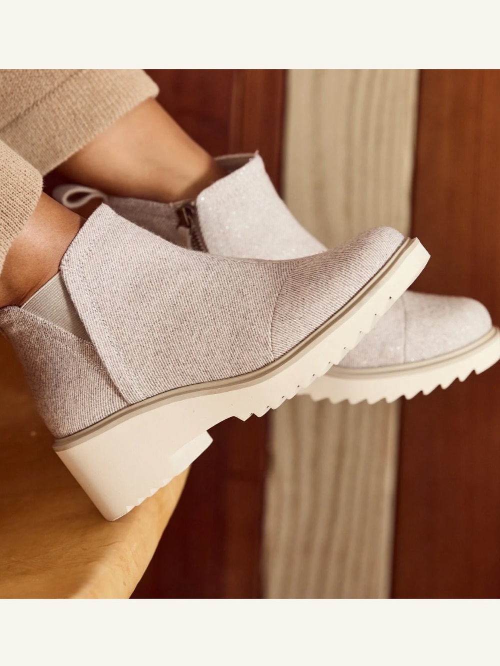 TOMS Maude Ankle Chelsea Boots Shimmer Natural Wedge Metallic Twill Vegan Sz 7